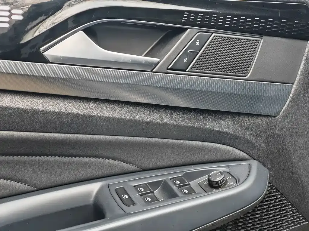 Volkswagen Passat — фото 7