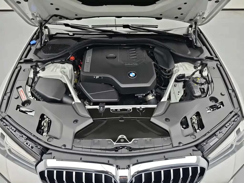 BMW 5 Series — фото 10