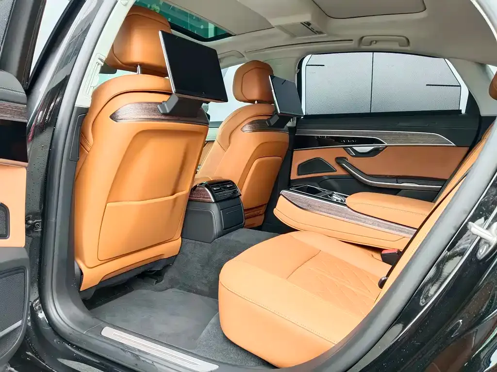 Audi A8 2024 из CN, фото 3