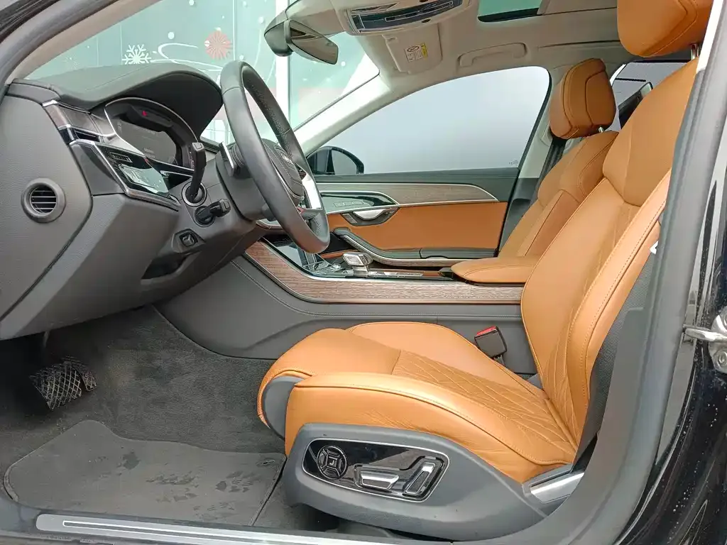 Audi A8 2024 из CN, фото 2