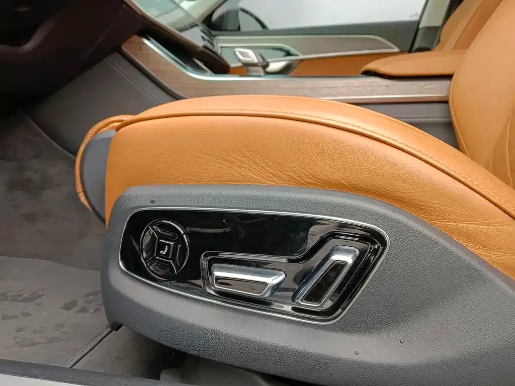 Audi A8 2024 из CN, фото 6