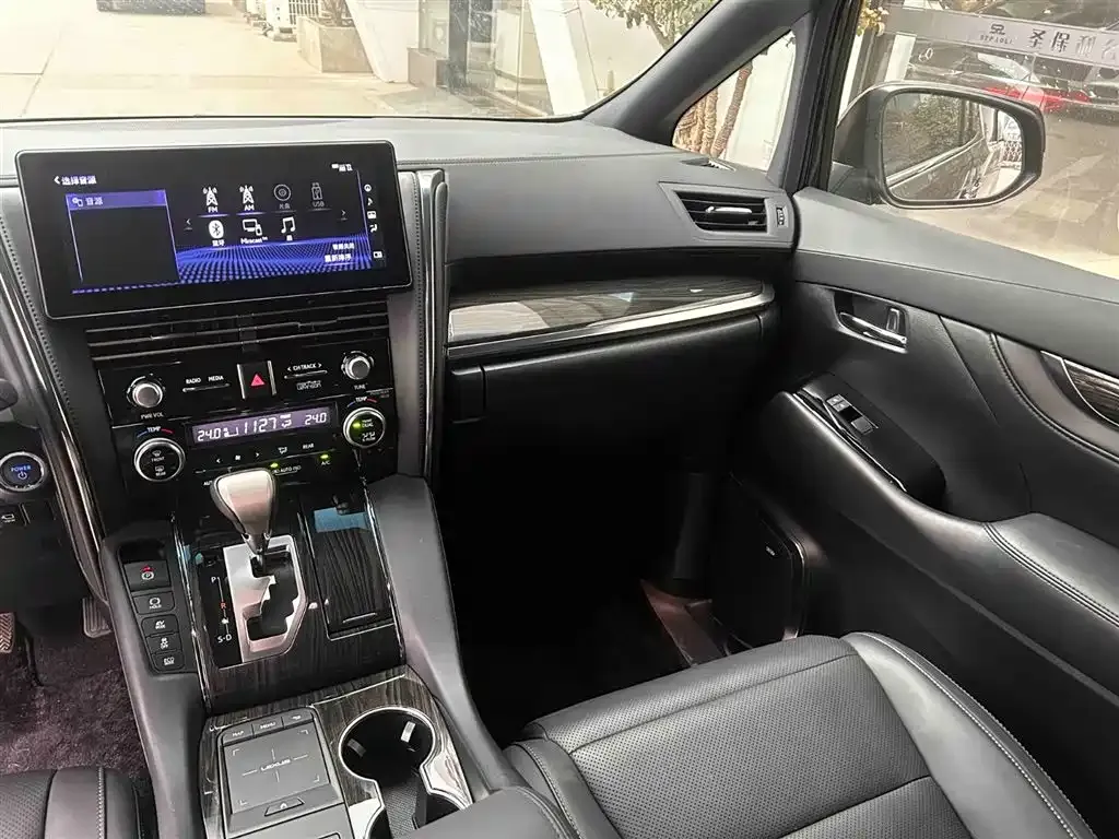 Lexus LM 2021 из CN, фото 8