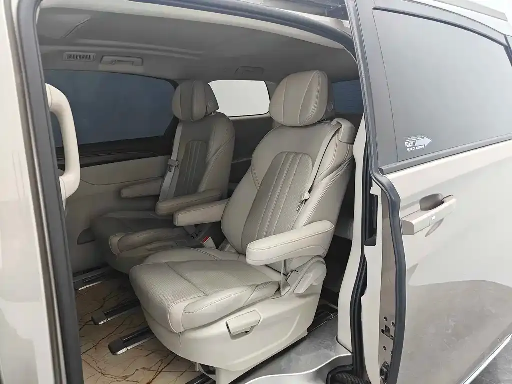 Buick GL8 2023 из CN, фото 5
