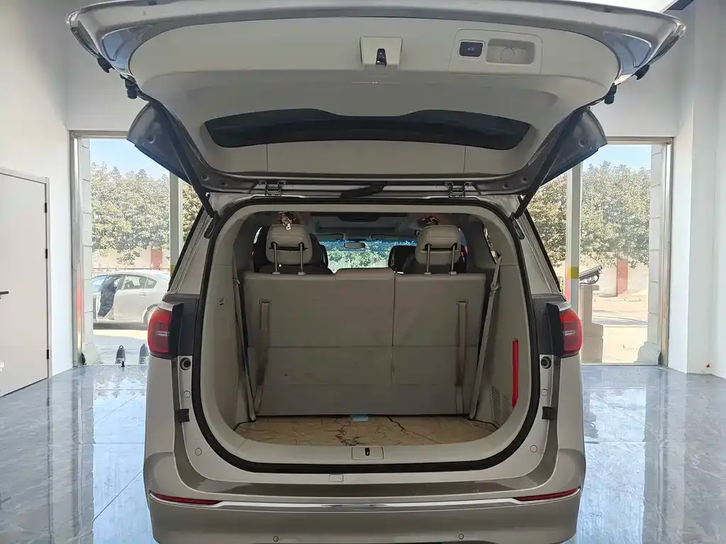 Buick GL8 2023 из CN, фото 9