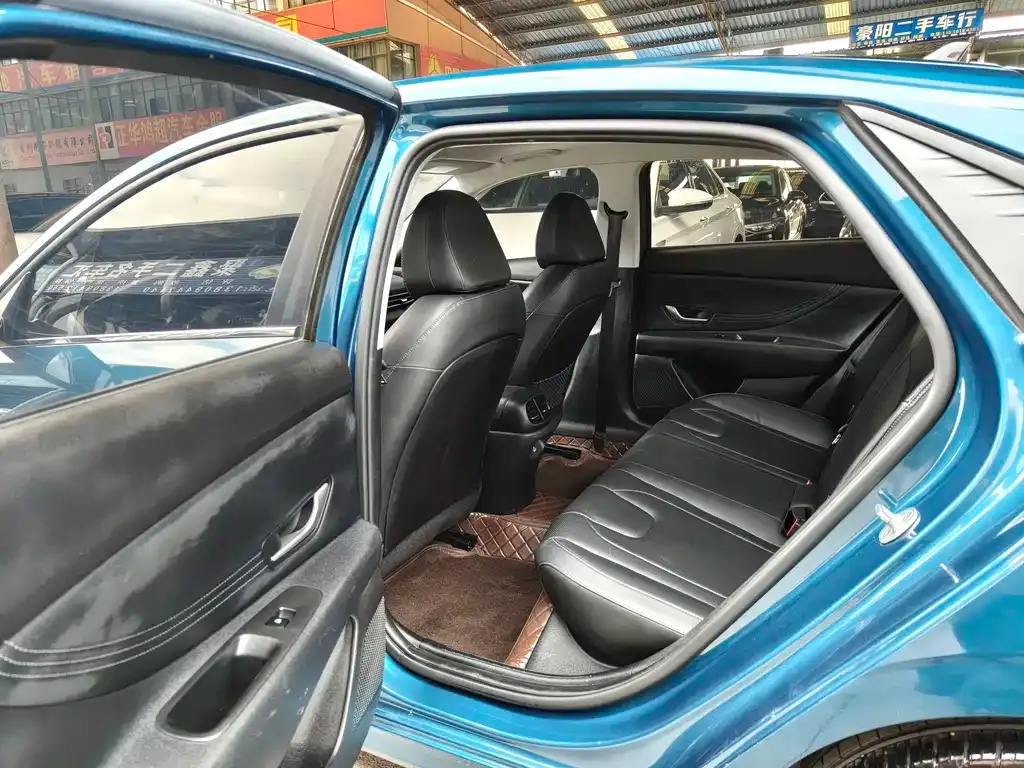 Hyundai Elantra 2022 из CN, фото 5
