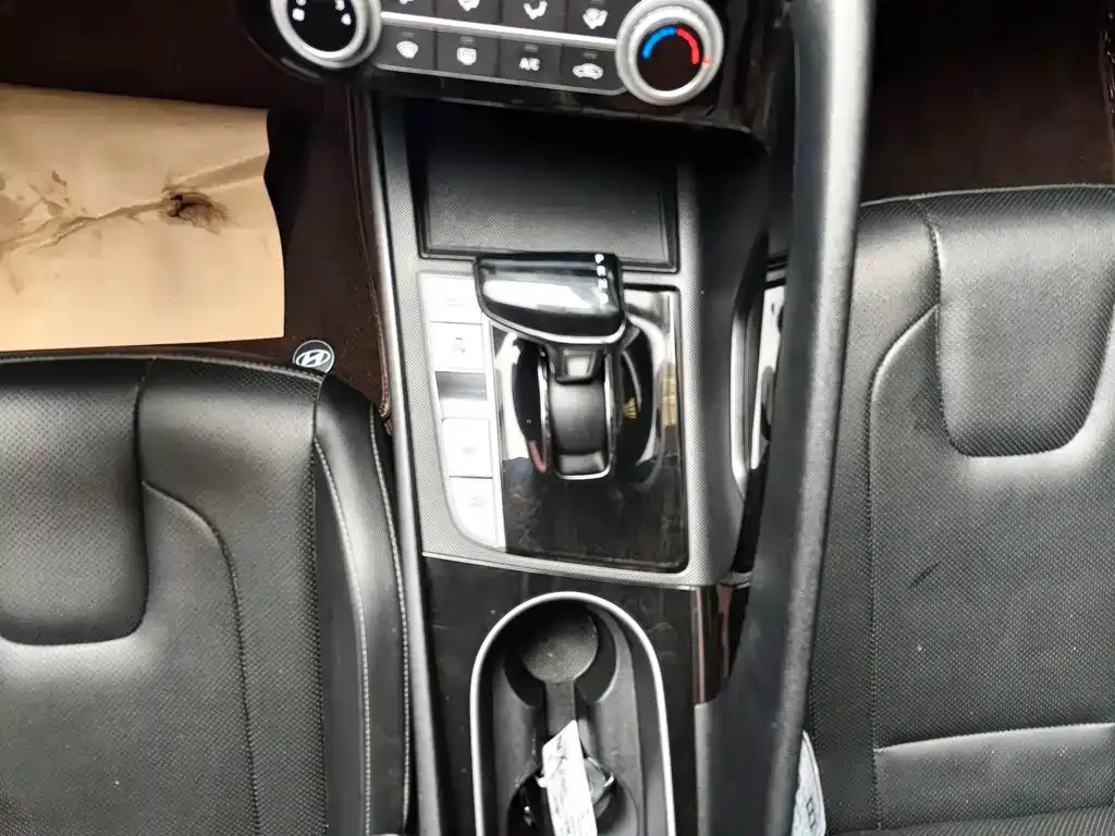 Hyundai Elantra 2022 из CN, фото 9