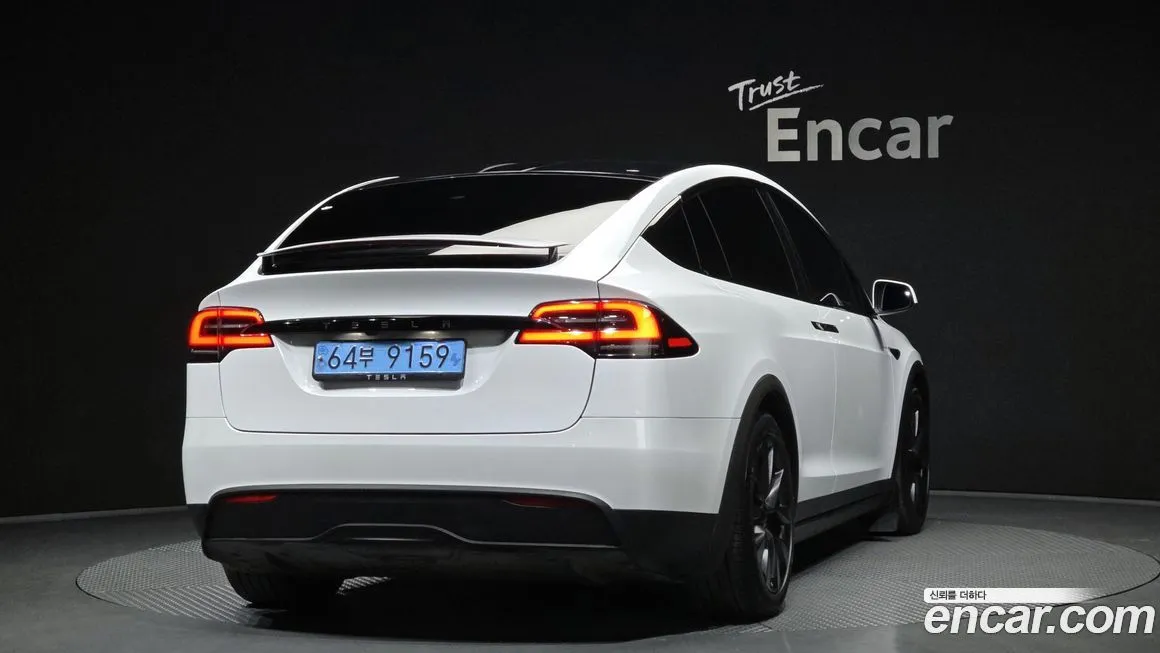 Tesla Model X — фото 4