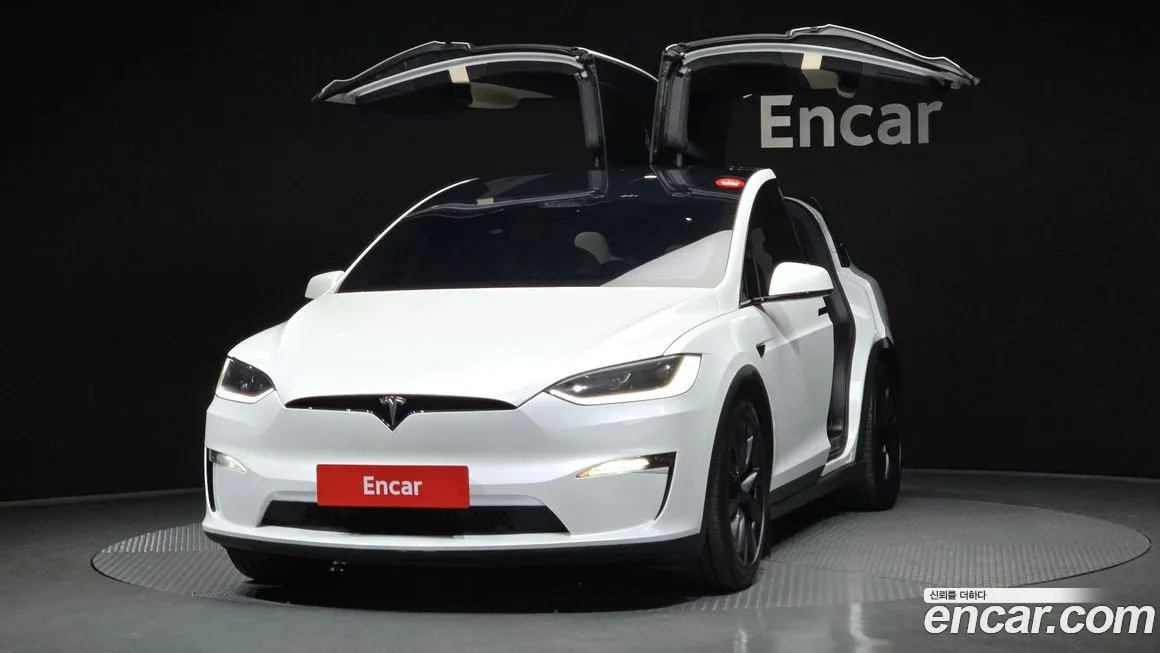 Tesla Model X — фото 2