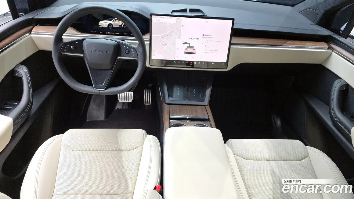 Tesla Model X — фото 8