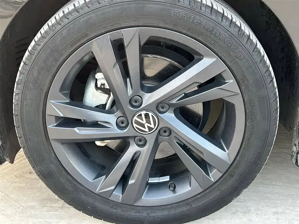 Volkswagen Golf 2023 из CN, фото 8