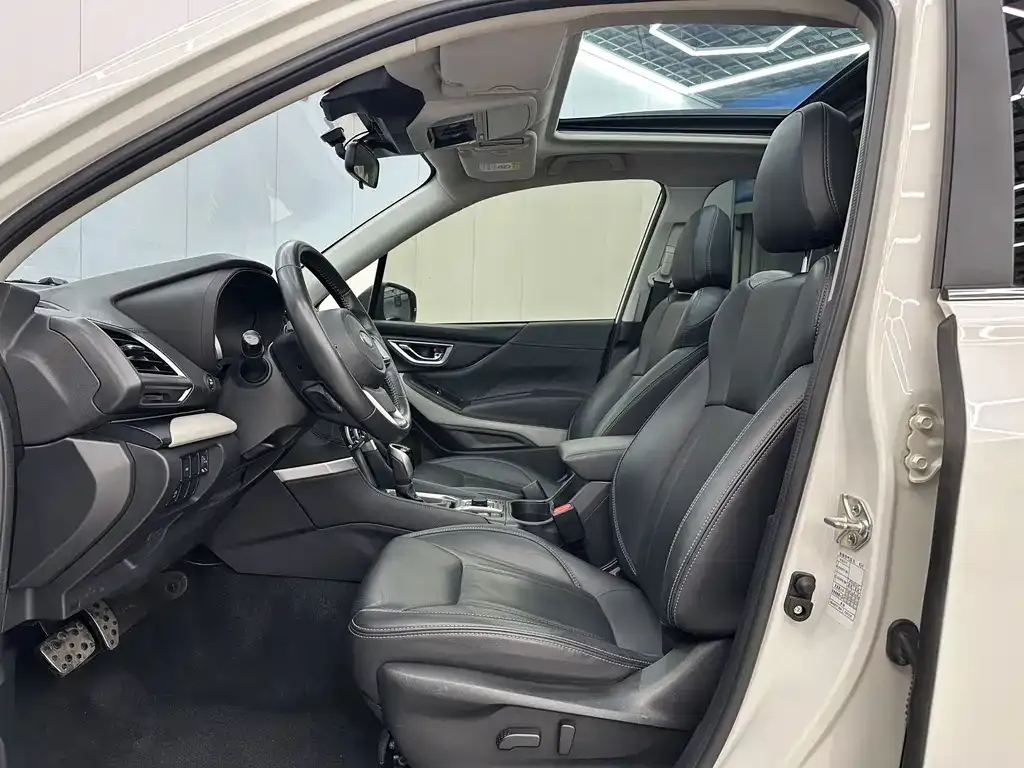 Subaru Forester 2023 из CN, фото 7