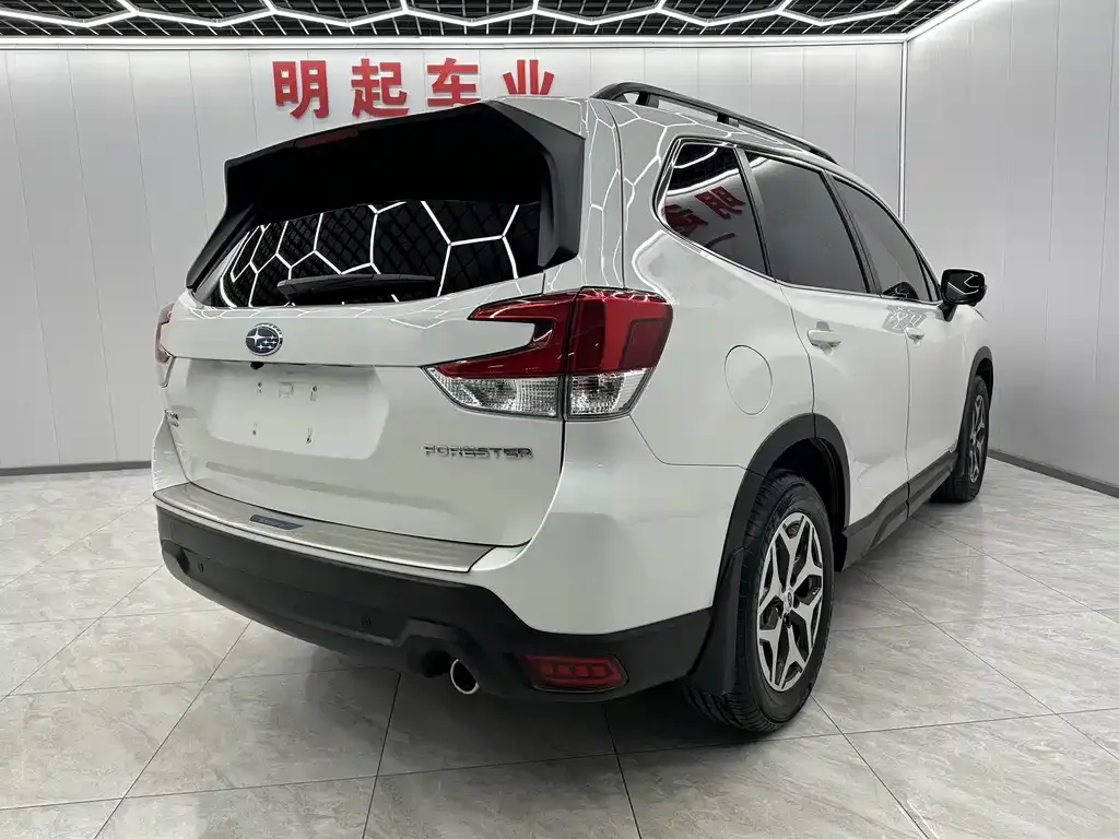 Subaru Forester 2023 из CN, фото 3
