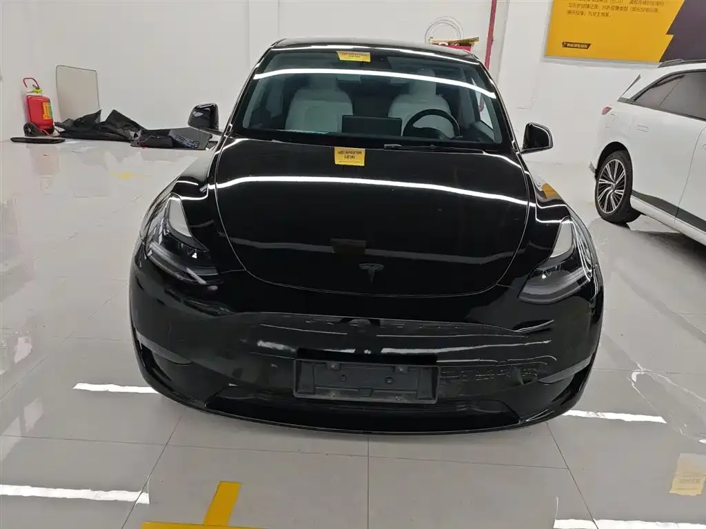 Tesla Model Y 2023 из CN, фото 2