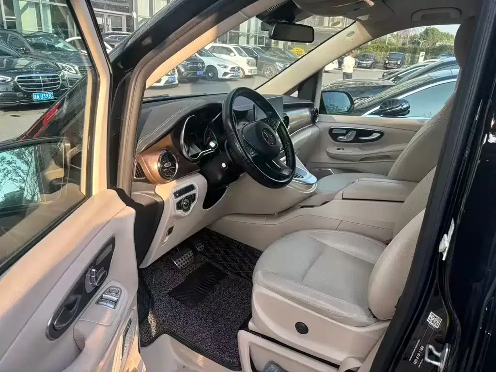 Mercedes-Benz V-Class 2022 из CN, фото 3