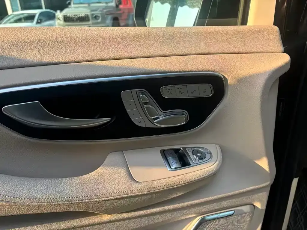 Mercedes-Benz V-Class 2022 из CN, фото 10