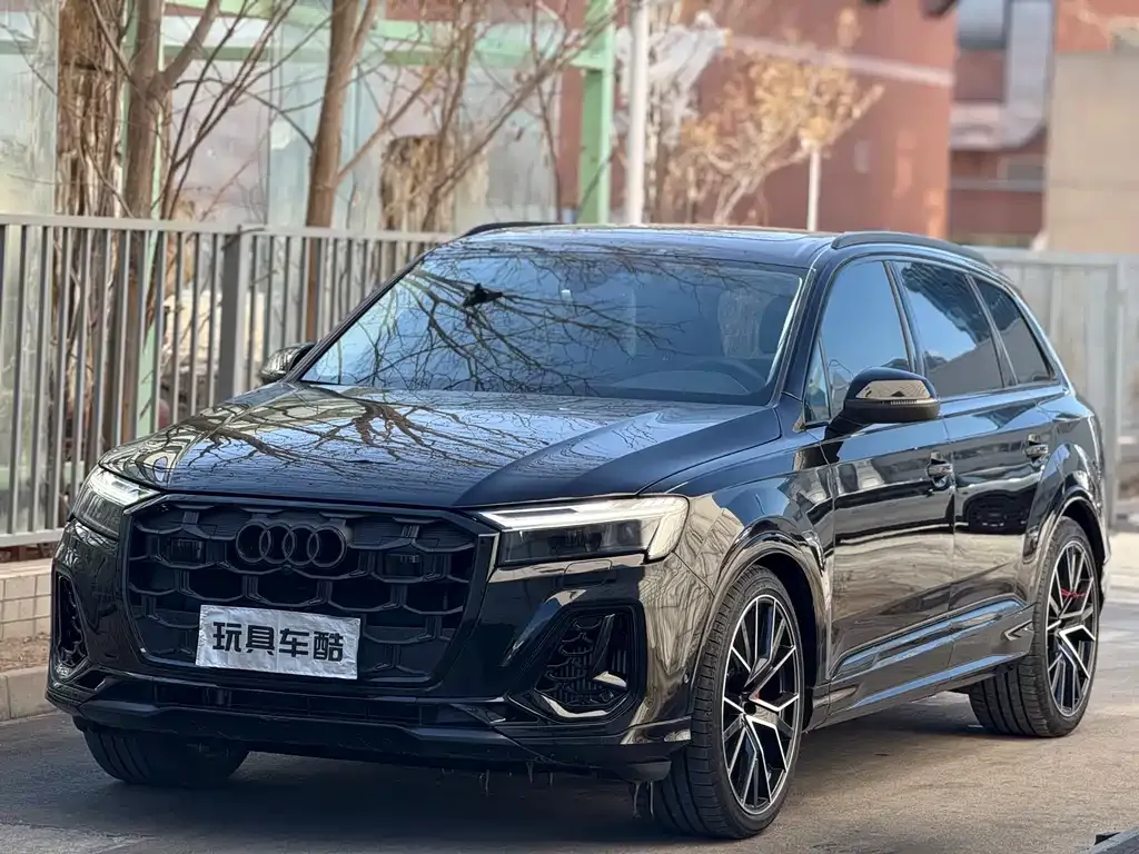 Audi Q7 2025 из CN, фото 1