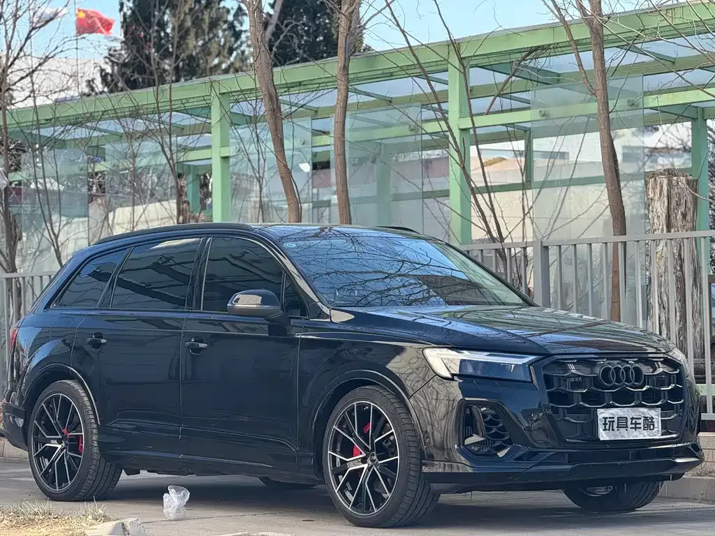 Audi Q7 2025 из CN, фото 10