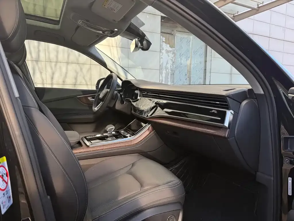 Audi Q7 2025 из CN, фото 6