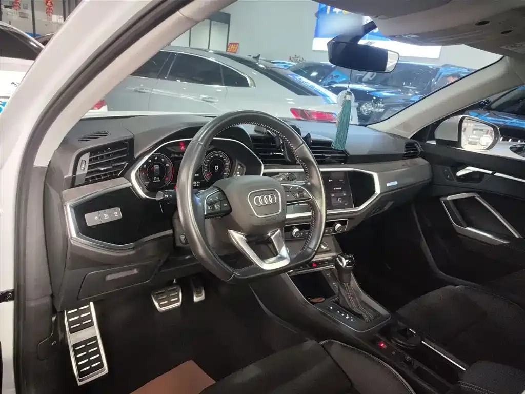 Audi Q3 2022 из CN, фото 8
