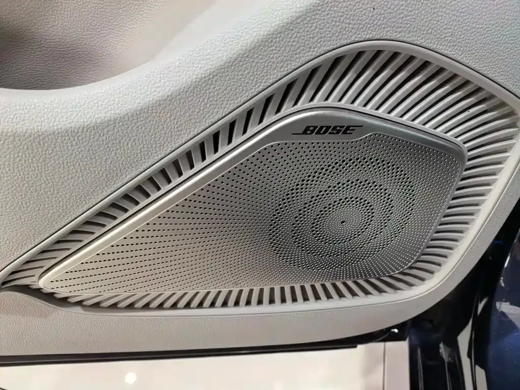 Roewe iMAX8 2024 из CN, фото 7