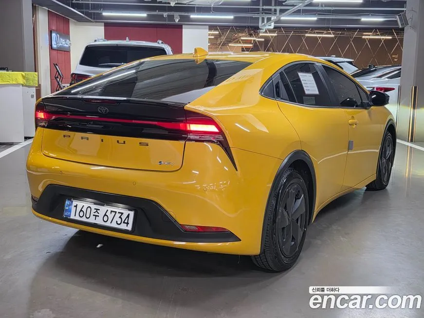 Toyota Prius 2024 из KR, фото 4