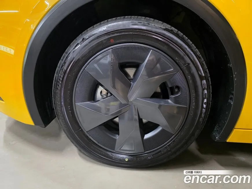 Toyota Prius 2024 из KR, фото 10