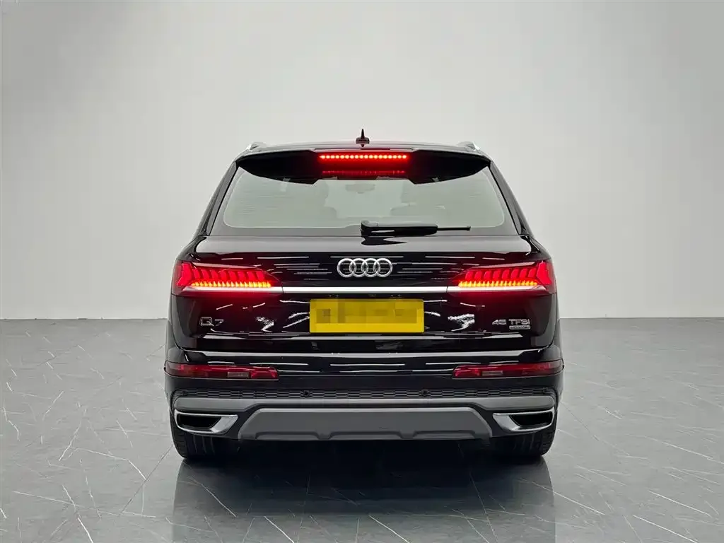 Audi Q7 2023 из CN, фото 8