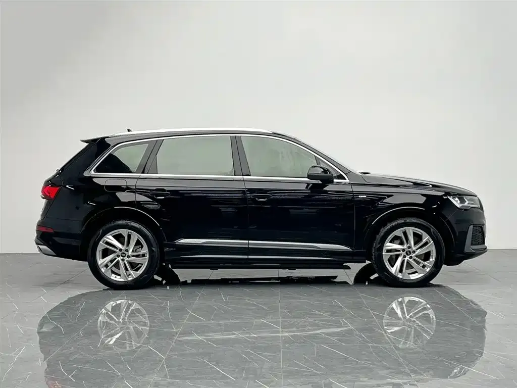 Audi Q7 2023 из CN, фото 5