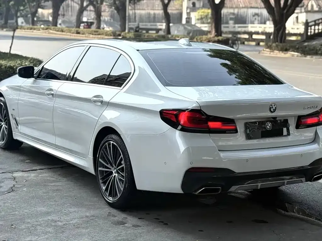 BMW 5 Series — фото 5