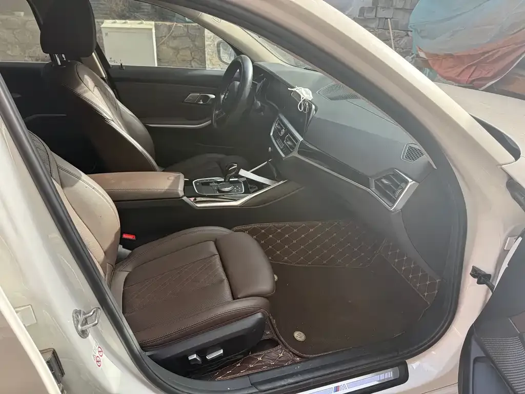 BMW 3 Series 2022 из CN, фото 2