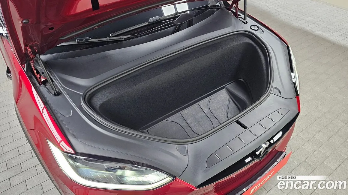 Tesla Model X 2024 из KR, фото 9