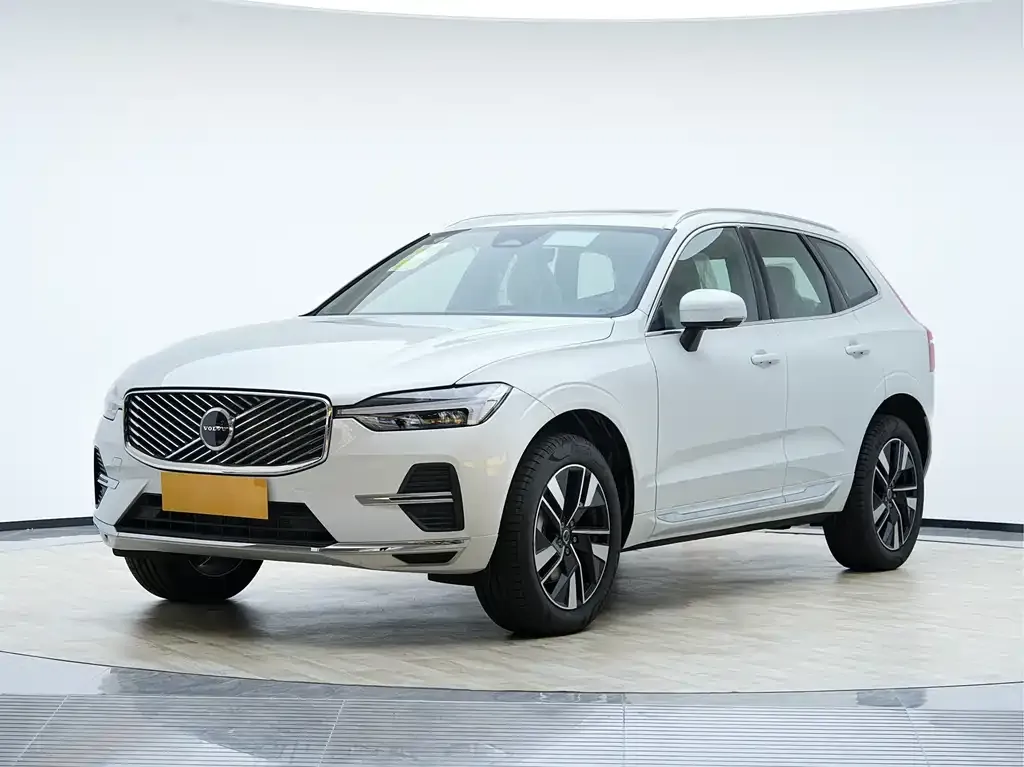Volvo XC60 — фото 1