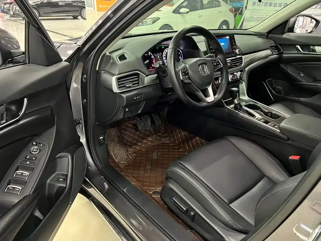 Honda Accord — фото 6