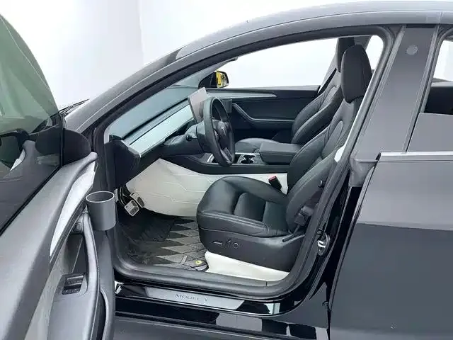 Tesla Model Y 2024 из CN, фото 5