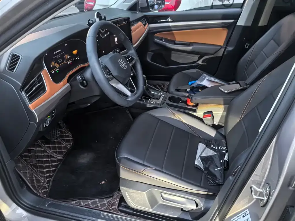 Volkswagen Bora 2023 из CN, фото 5