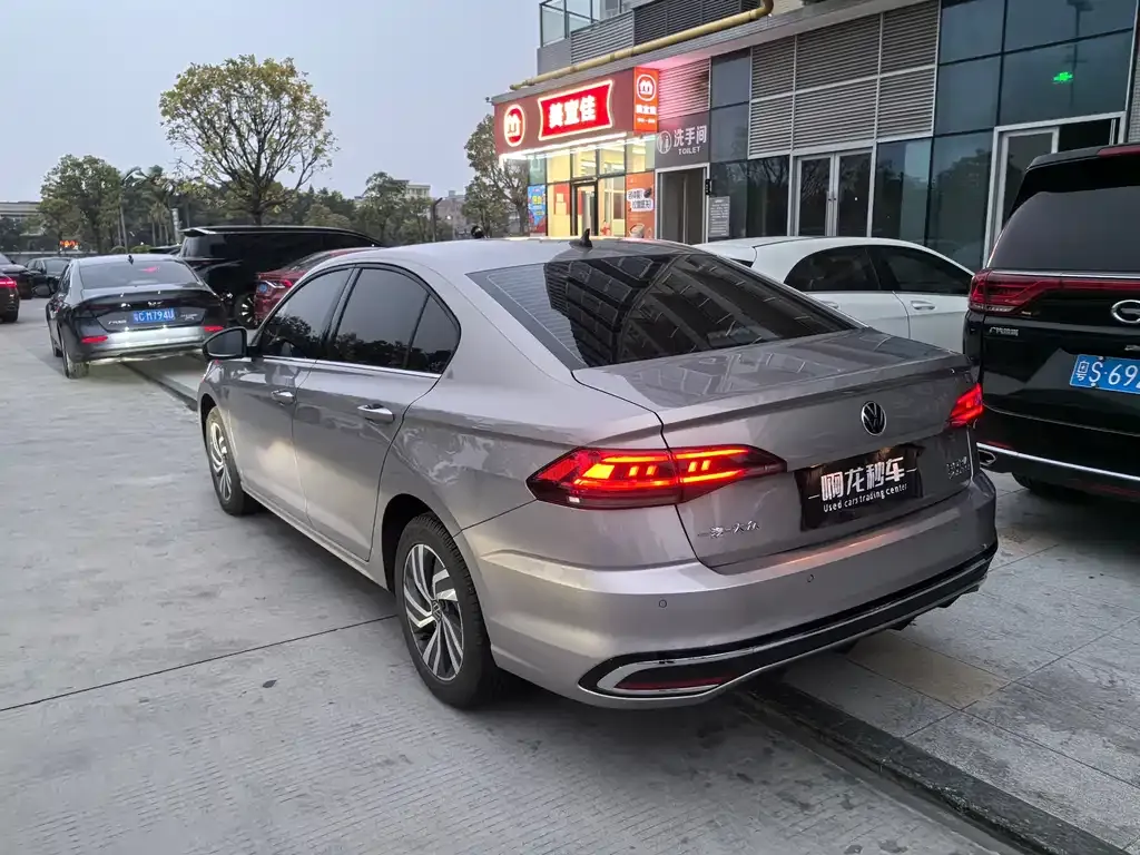 Volkswagen Bora 2023 из CN, фото 7
