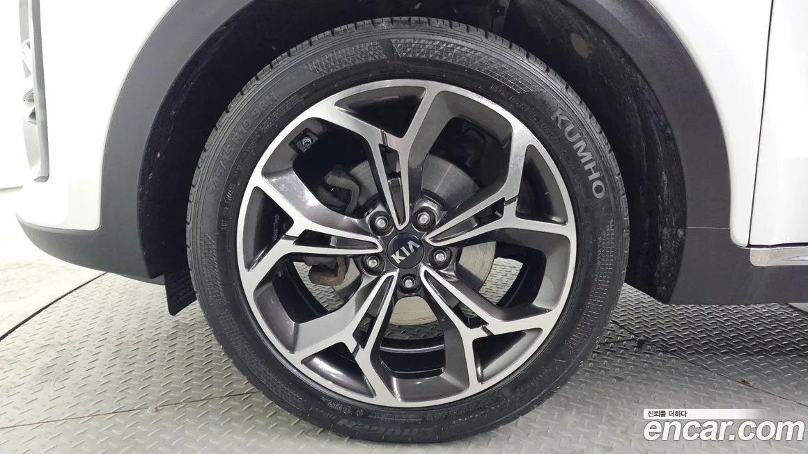 Kia Sportage — фото 9