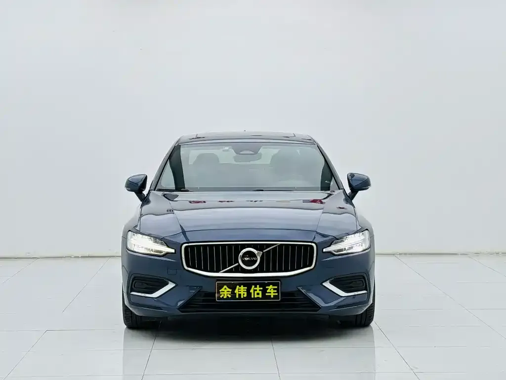 Volvo S60 — фото 5