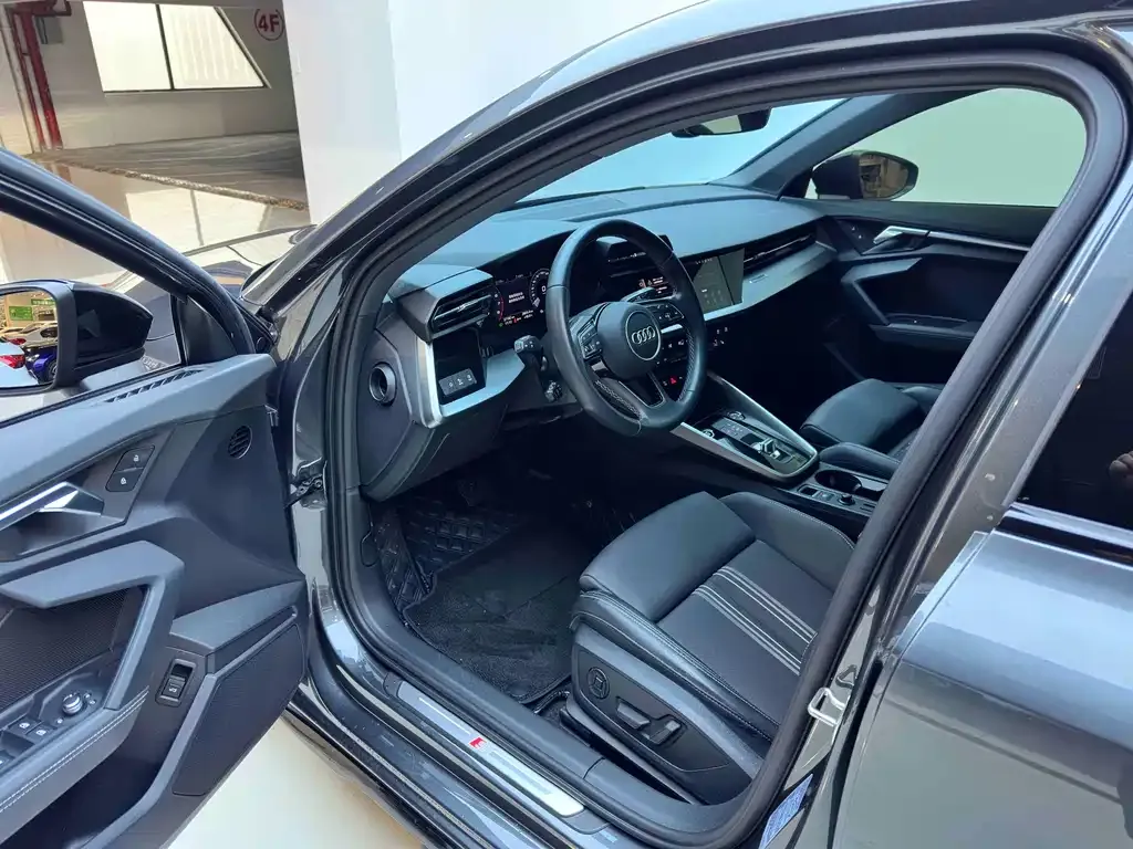 Audi A3 2023 из CN, фото 10