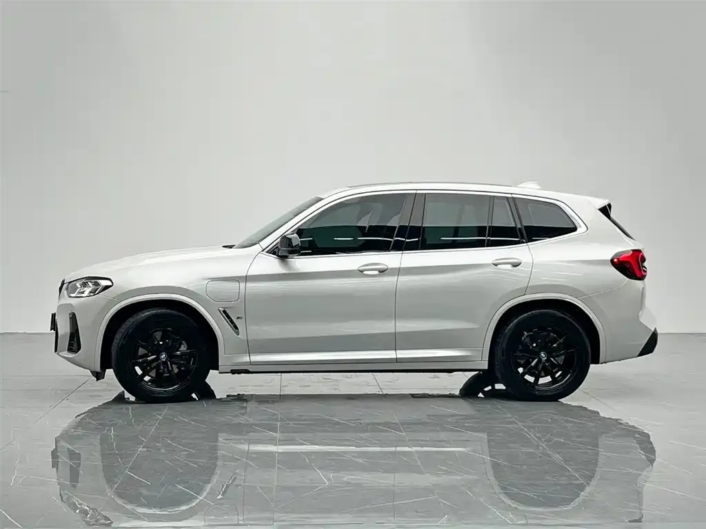 BMW iX3 2025 из CN, фото 4