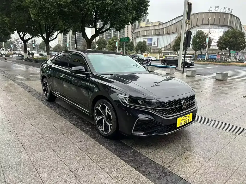 Volkswagen Passat 2023 из CN, фото 6