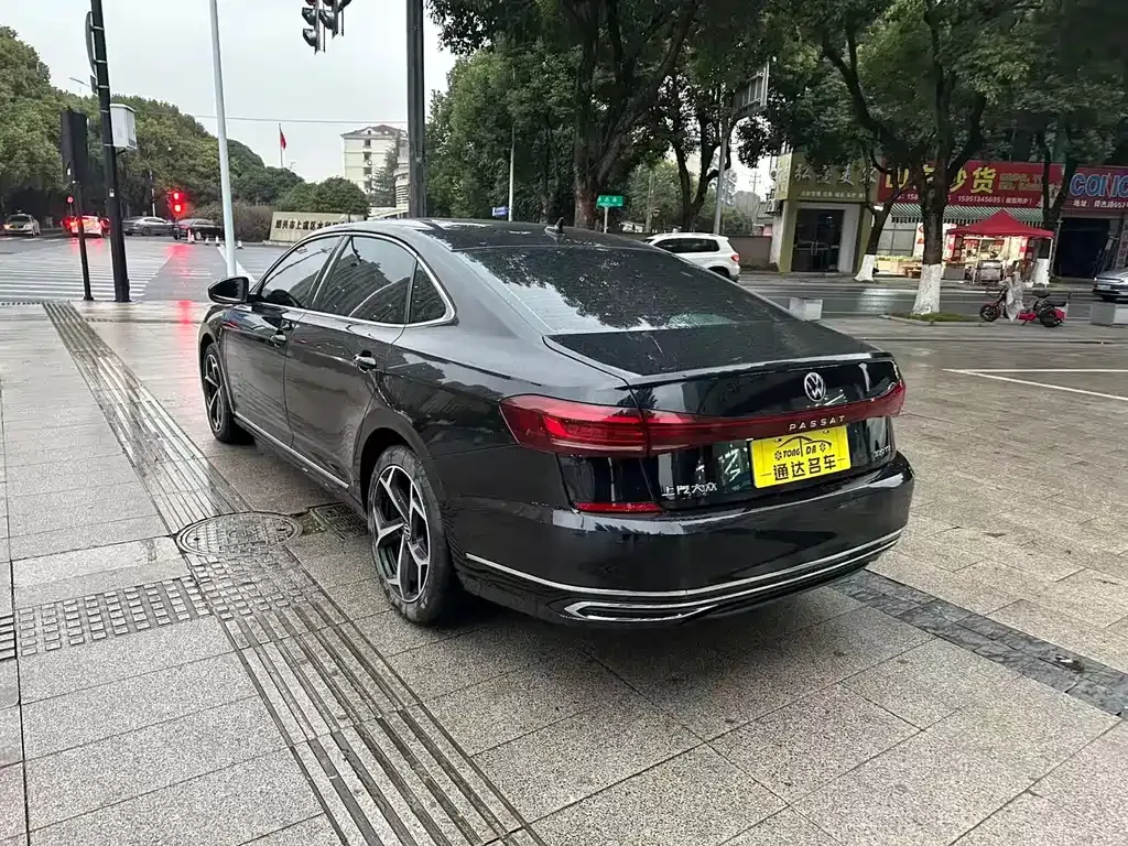 Volkswagen Passat 2023 из CN, фото 7