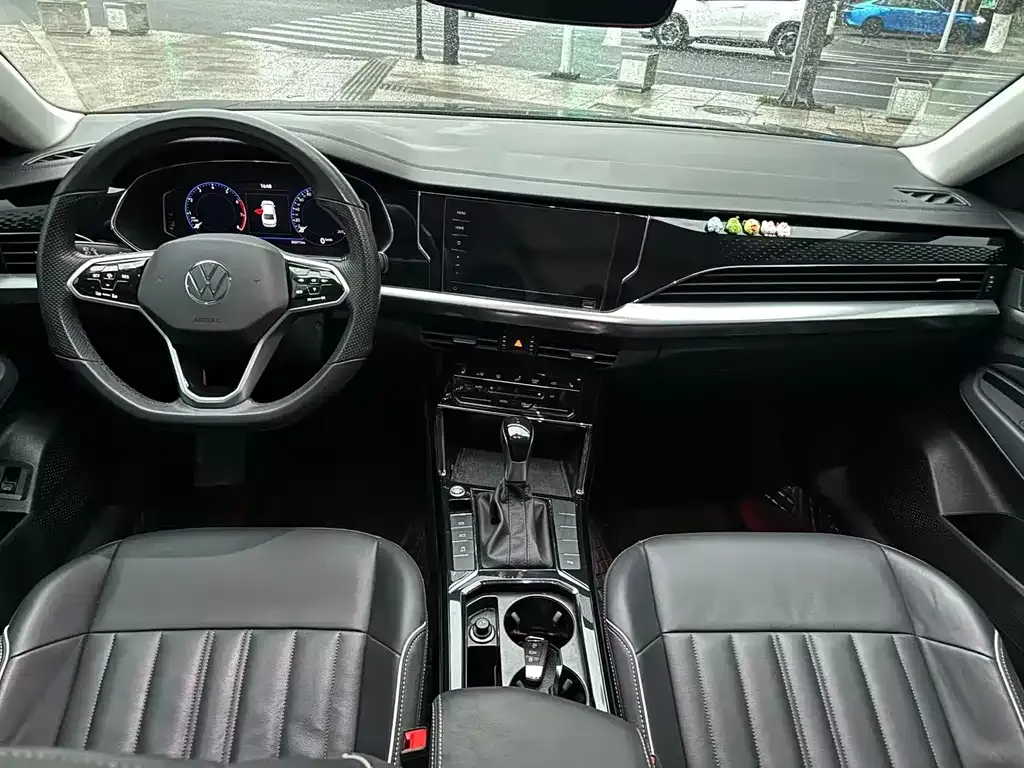 Volkswagen Passat 2023 из CN, фото 4