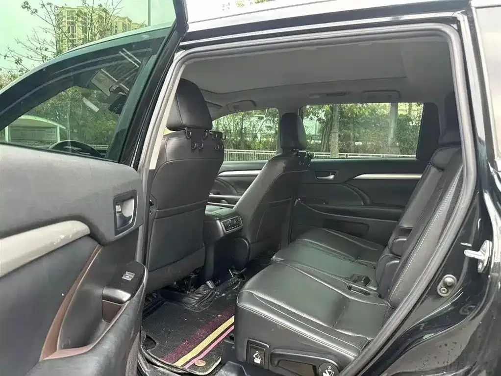 Toyota Highlander — фото 2