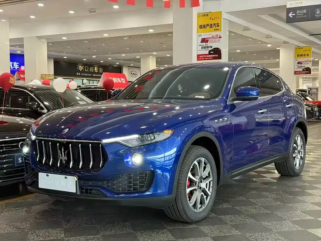Maserati Levante — фото 1