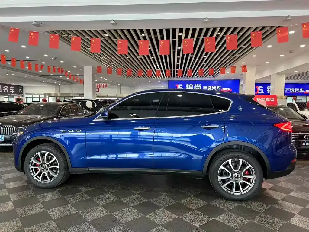 Maserati Levante — фото 3