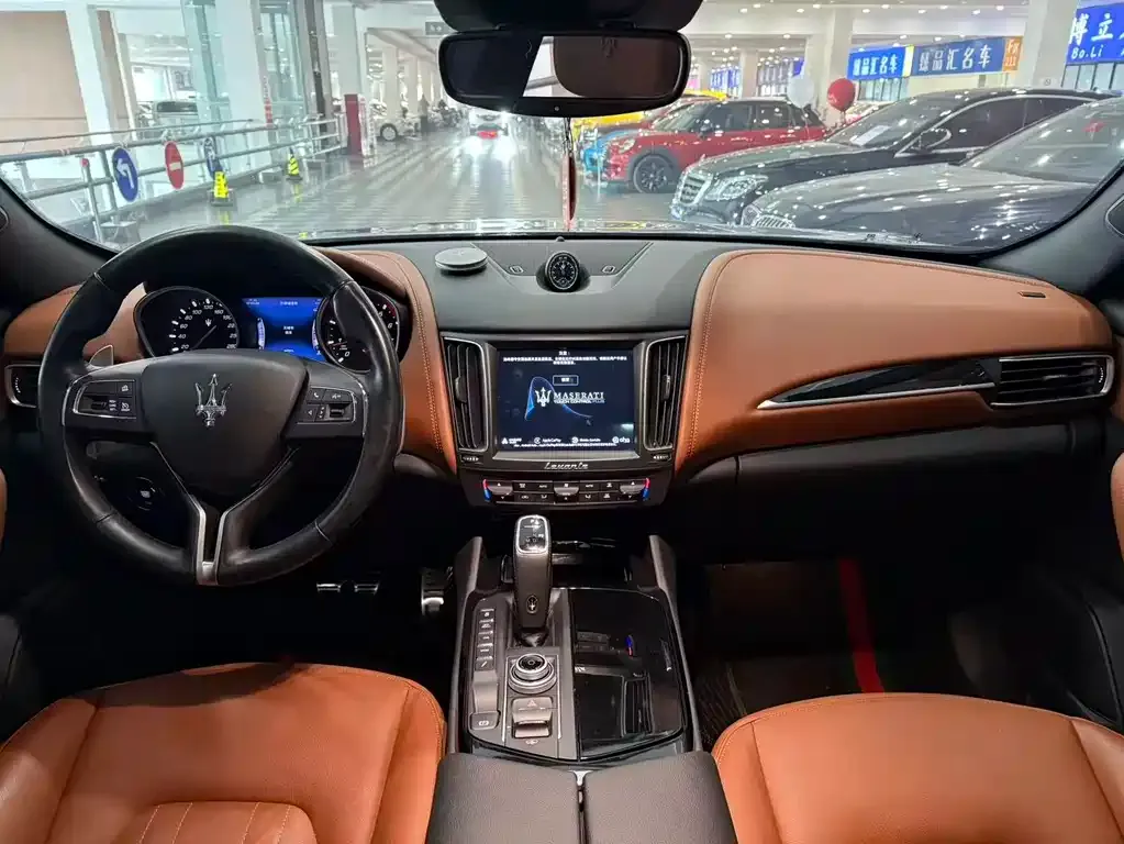 Maserati Levante — фото 4