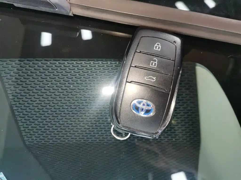 Toyota Corolla 2023 из CN, фото 5