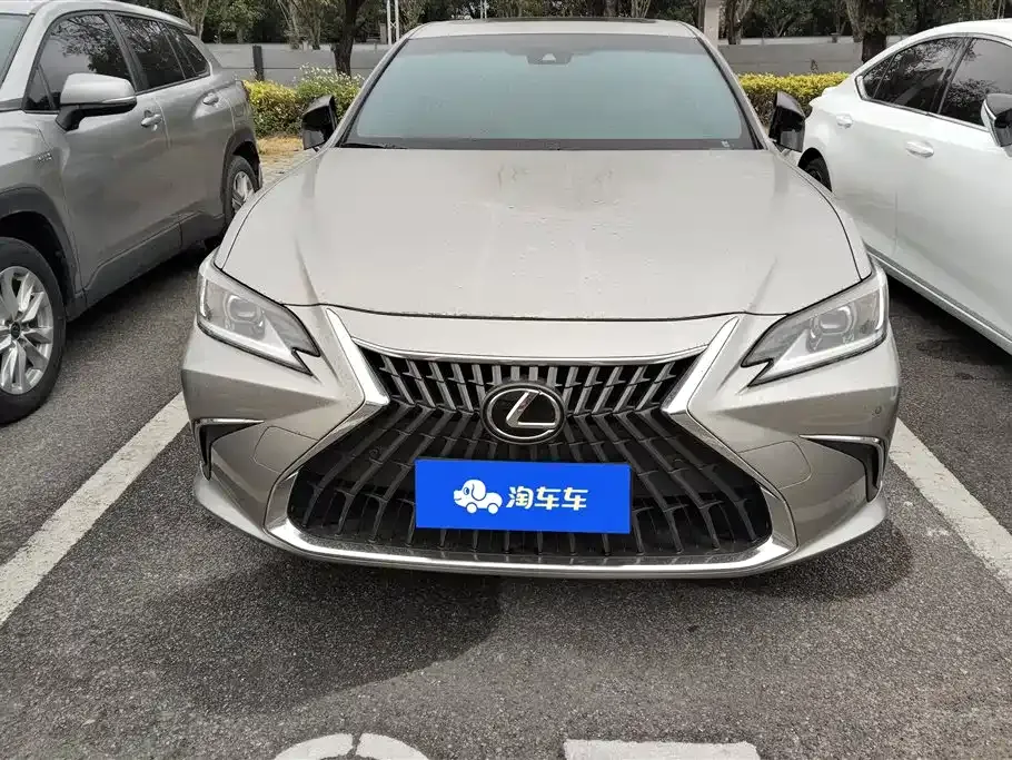 Lexus ES — фото 10