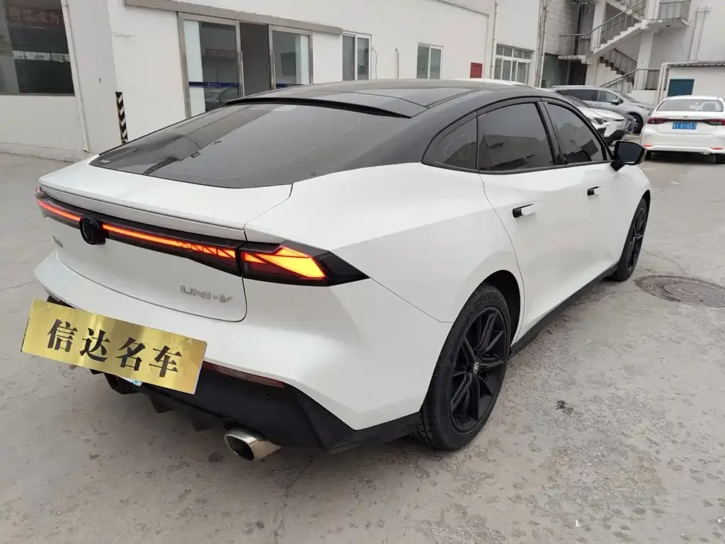 Changan UNI-V 2023 из CN, фото 5